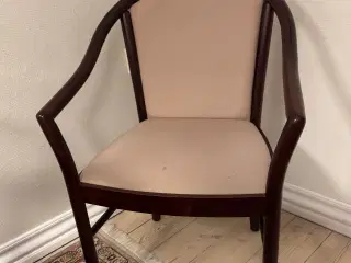 Elegant mahognistol