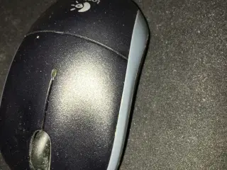Logitech M205