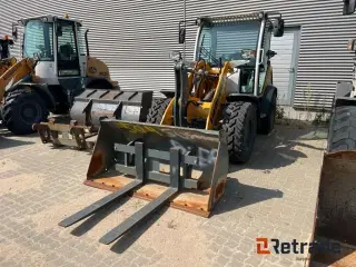 - - - Liebherr L504