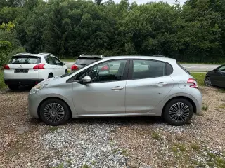 Peugeot 208 1,6 e-HDi 92 Allure