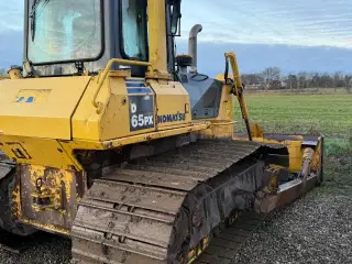 Komatsu D65PX-15