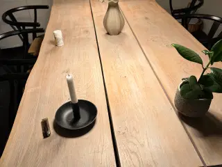 Hjemmelavet massivt plankebord sælges