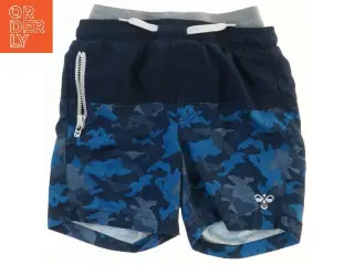 Børne badebukser med camouflage mønster fra Hummel (str. 30x36 cm)