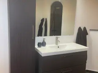 Badeværelse møbel - højskab - spejl 