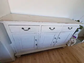 Ældre skænk.