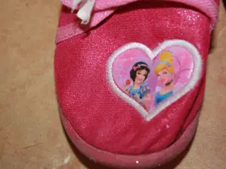 Disney hjemmesko str. 25