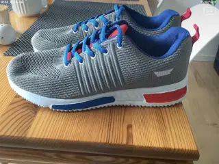 Grå Sneakers