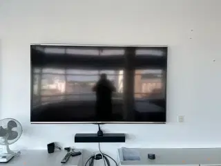 70" SHARP TV m. BRACO & AMX konferencesystemer