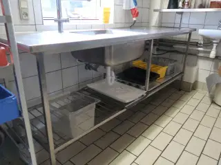 Rustfri stålbord med vask