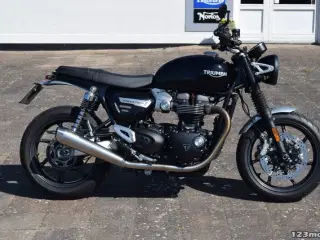 Triumph Bonneville Speed Twin Retro