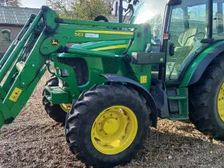 John Deere 5070M med frontlæsser