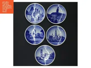 Små dekorative tallerkener med danske motiver (str. Ø. 8,5 cm) fra Aluminia