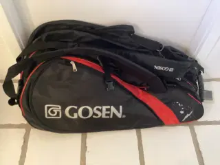 Fin GOSEN tennistaske med flere rum til tøj mm.