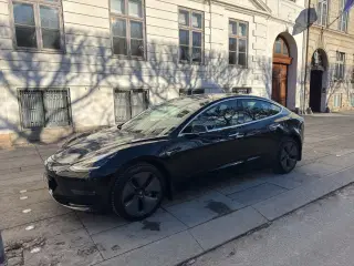 Tesla Model 3  Standard Range+ RWD