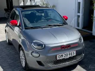 FIAT 500 E (cabriolet) model RED, som fabriksny
