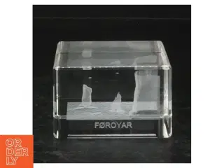 Glas skulptur fra Solberg (str. 8 x 8 cm)