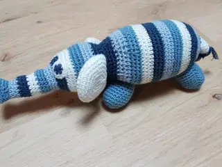 Super flot hæklet elefant