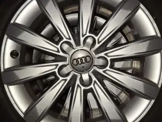 Audi fælge med vinterdæk 