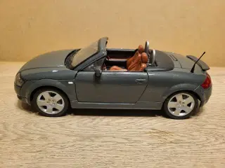 Modelbil. Audi TT Roadster 3,2 v6 (2001) Skala 1/1