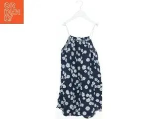 Blomstret sommerkjole med tynde stropper fra H&M (str. 134)