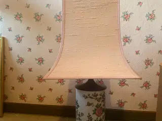 Lampe med blomster