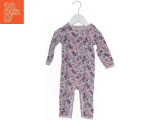 Blomstret heldragt til baby fra Me Too (str. 68)