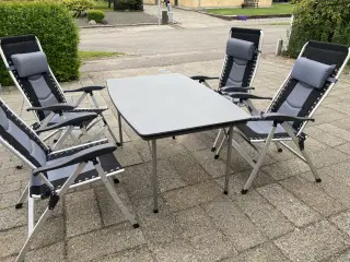 Camping bord med 4 stole