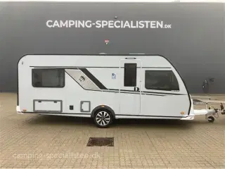 2023 - Knaus Sudwind 540 UE 60 Years   En flot Knaus Südwind 540 UE model 2023 - kan nu ses  hos Camping-Specialisten.dk