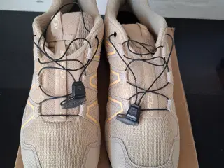 Nye salamon sneakers