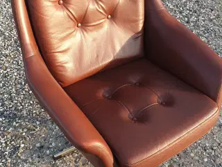 Swivel chair 