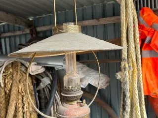 2 gamle petroliums lamper 