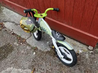 Løbecykel JD Bug med hjelm