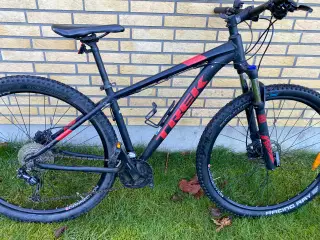 Trek Marlin 7 29” hjul