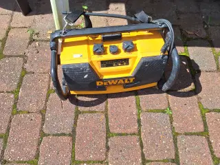 dewalt radio