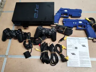PS2 med controllere, spil og pistoler