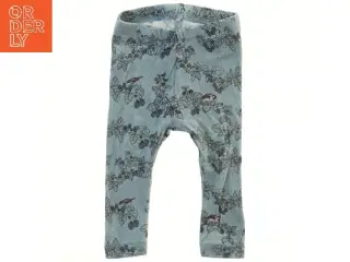 Bukser med fugle- og bærmønster fra Name It (str. 62)