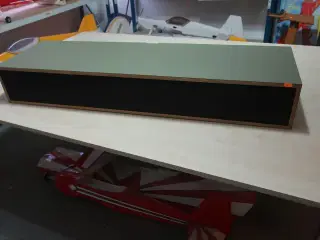 Soundbar/Lydmøbel LEMUS Piano V2 - Olive Green