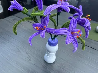 Kunstige blomster lavet af piberensere