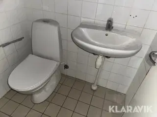 Lot med håndvaske og toiletter