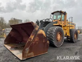 Gummiged Volvo L330D med skovl