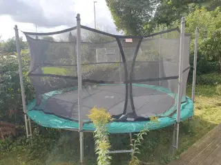 Berg trampolin 430 cm med net