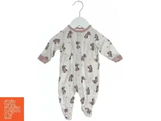 Sparkedragt med Minnie Mouse print fra H&M (str. 56)