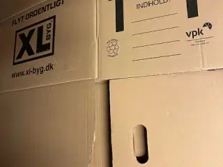 Flyttekasser