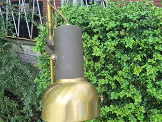 Tårnhøj retro gulvlampe