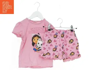 Gabby&#39;s Dollhouse T-shirt og shorts sæt fra Gabbys Dollhouse (str. 110)