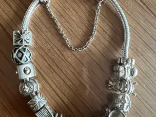 Pandora Armbånd med charms