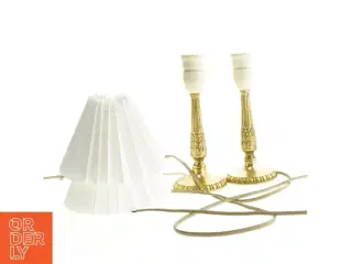 Vintage lampesæt med to messinglamper og hvid lampeskærm (str. 20 cm)