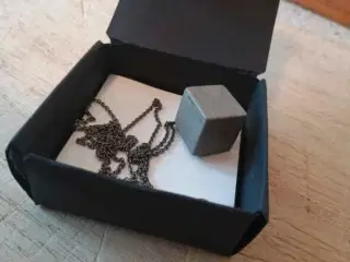 KUBE halskæde, 50 cm, ny