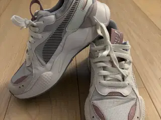 Næsten nye fede Puma RS sneakers