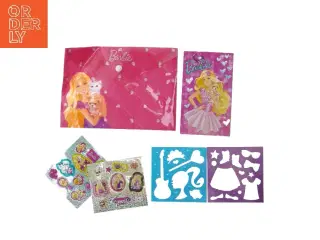 Barbie stencil and sticker set fra Barbie (str. 21x15 cm)
